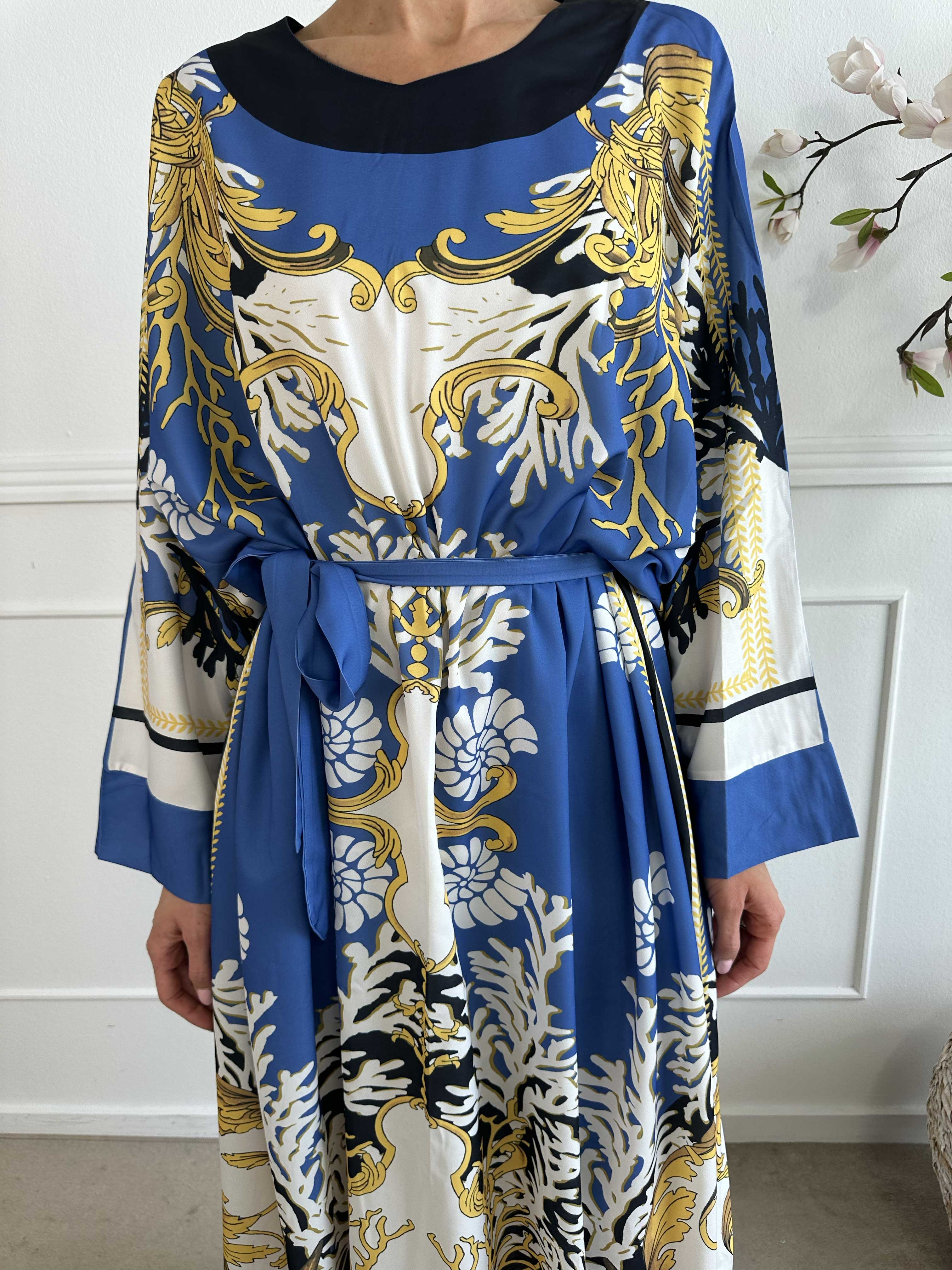 Goddess Dress - Lång mönstrad tunikaklänning med knytband